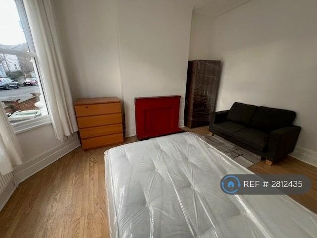 Massive Room
