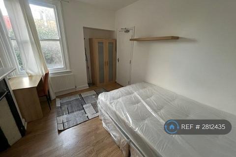 1 bedroom in a house share to rent, Ulverstone Road, Brixton, Herne Hill, Tulse Hill, West Norwood, SE27