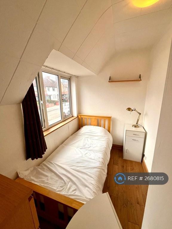 Single Ensuite Bedroom