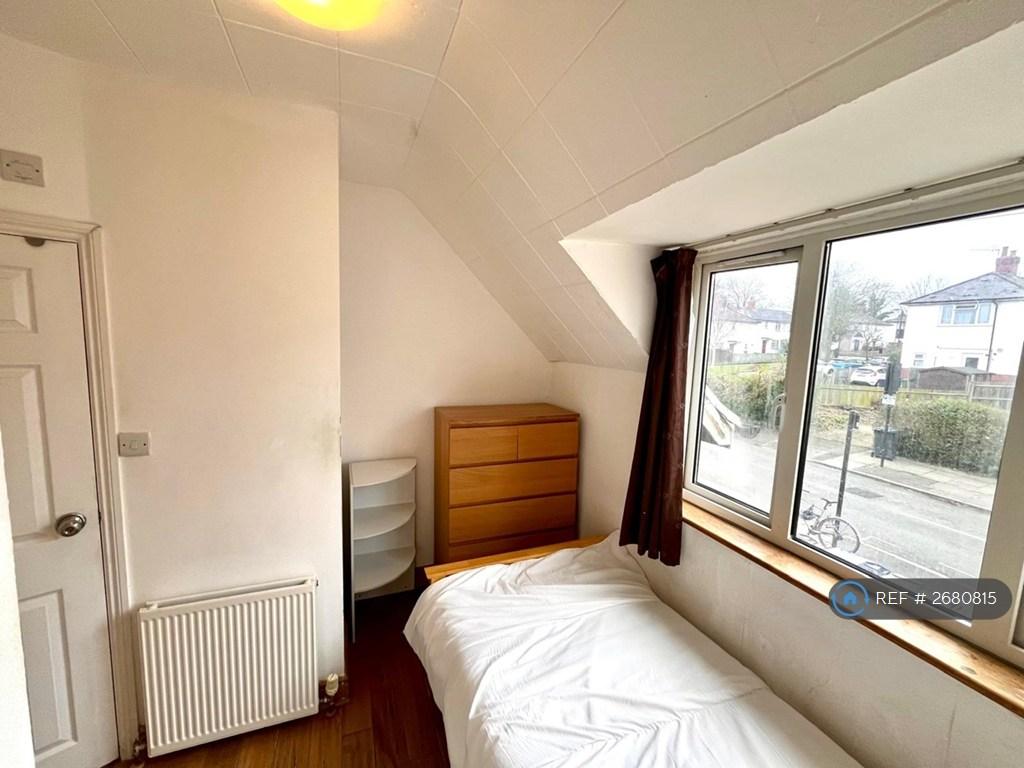 Single Ensuite Bedroom