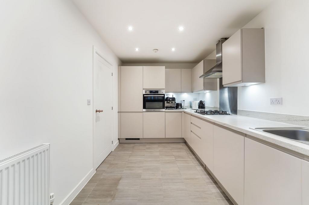 Galatea Way, Epsom - KT19 9 GF