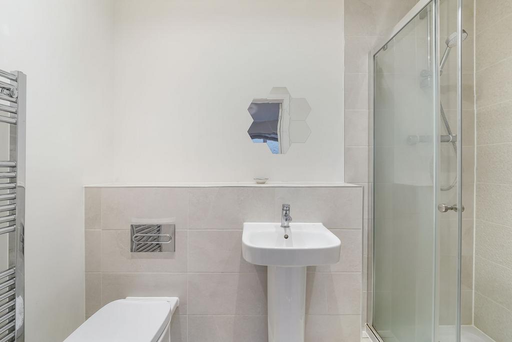 Galatea Way, Epsom - KT19 9 GF