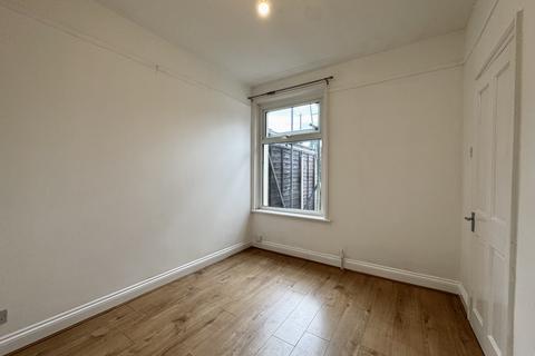 2 bedroom terraced house to rent, Forton Road, Gosport, PO12
