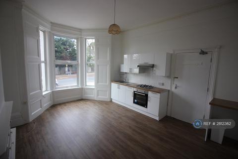 1 bedroom in a house share to rent, Croydon Road, London, SE20