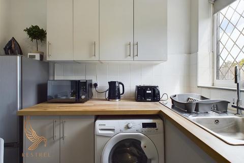 3 bedroom terraced house for sale, Wood View Avenue, Castleford WF10