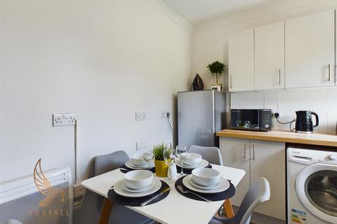 3 bedroom terraced house for sale, Wood View Avenue, Castleford WF10