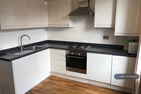 1 bedroom flat to rent, Battersea Park Road, London, SW11