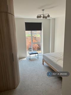 3 bedroom flat to rent, Claude Avenue, London, NW9
