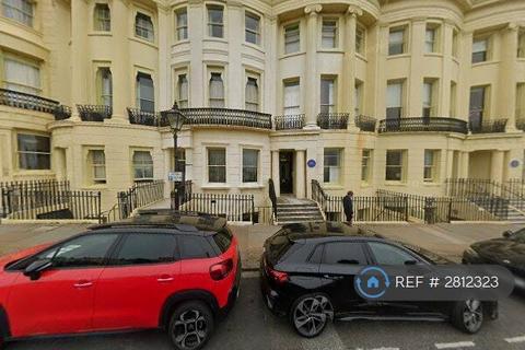 2 bedroom flat to rent, Brunswick Square, Hove, BN3