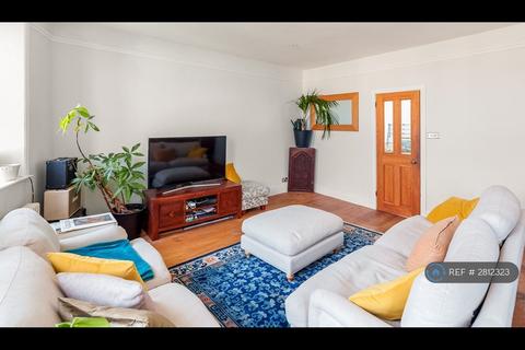 2 bedroom flat to rent, Brunswick Square, Hove, BN3