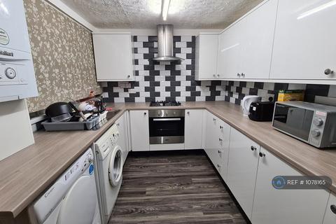 5 bedroom terraced house to rent, Banff Road, Manchester, M14