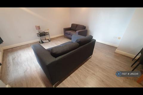 2 bedroom flat to rent, Mere House, Manchester, M15