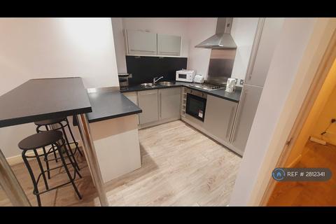 2 bedroom flat to rent, Mere House, Manchester, M15