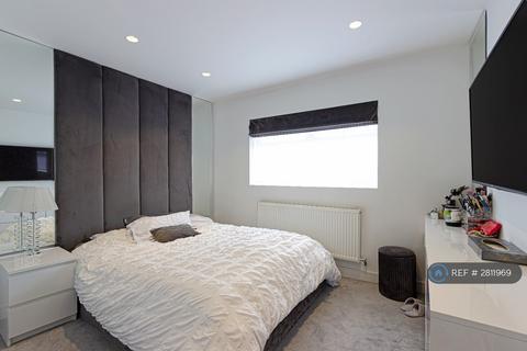 3 bedroom semi-detached house to rent, Charlbury Avenue, Stanmore, HA7