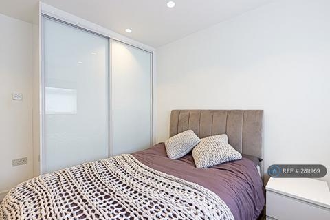 3 bedroom semi-detached house to rent, Charlbury Avenue, Stanmore, HA7