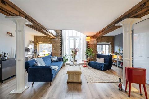 2 bedroom flat for sale, Deal Street, London E1