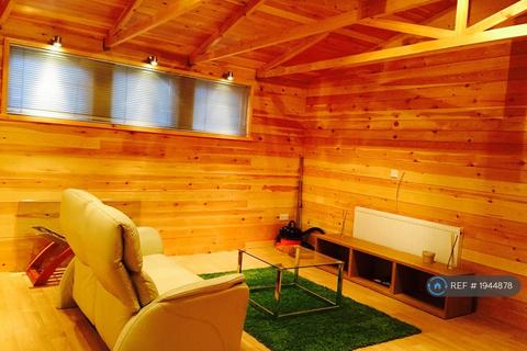 1 bedroom flat to rent, Cavendish Roan, London, N18