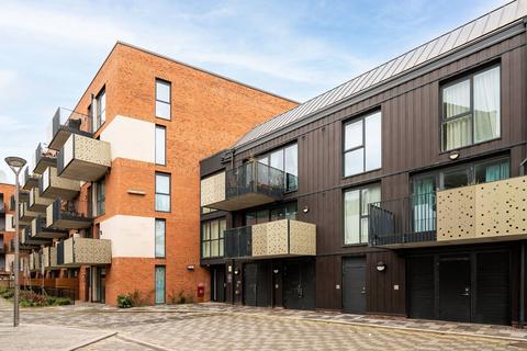 2 bedroom flat for sale, Danson Mews, Elephant and Castle, LONDON, SE17