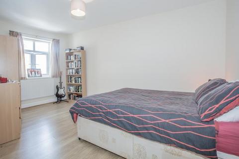 2 bedroom flat to rent, Uxbridge Road, Shepherds Bush, W12