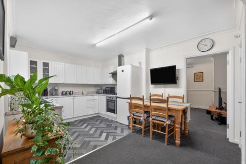 3 bedroom end of terrace house for sale, Burdyke Avenue, York