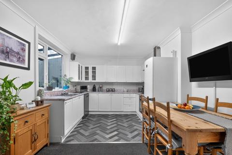 3 bedroom end of terrace house for sale, Burdyke Avenue, York