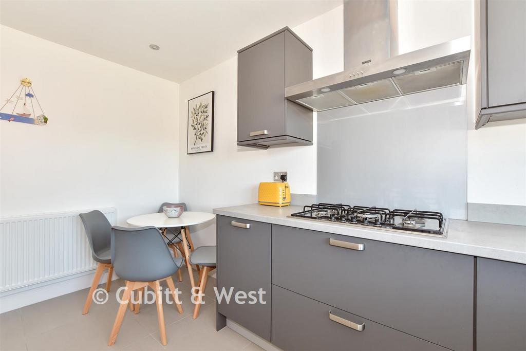 Kitchen/ Dining Room