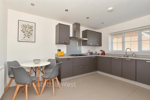3 bedroom detached house for sale, Inglecroft Gardens, Littlehampton BN17