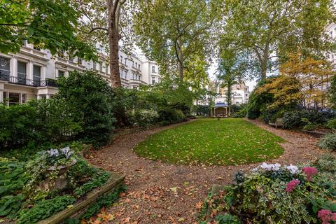 2 bedroom flat to rent, Rutland Gate, Knightsbridge, London, SW7