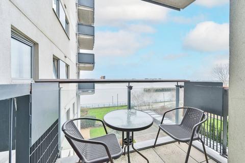 2 bedroom flat to rent, Erebus Drive, Woolwich, London, SE28