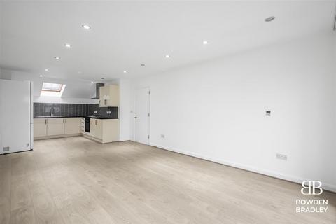 1 bedroom apartment for sale, Yellowpine Way, Chigwell, IG7