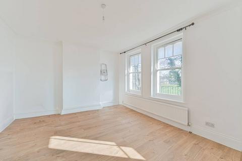 3 bedroom flat to rent, London Road, Tooting, Mitcham, CR4
