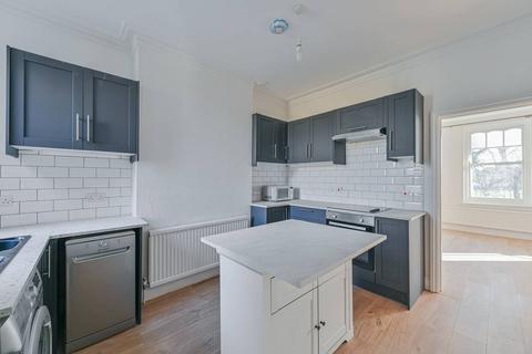 3 bedroom flat to rent, London Road, Tooting, Mitcham, CR4