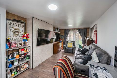 3 bedroom end of terrace house for sale, Searby Road, SCUNTHORPE