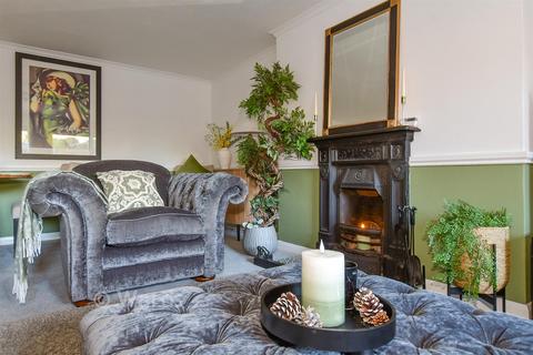 1 bedroom apartment for sale, Shorncliffe Road, Folkestone, Kent