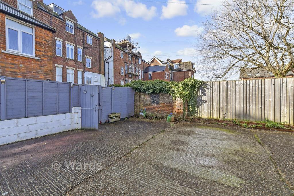 Driveway/Parking