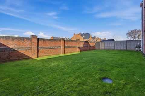 2 bedroom flat for sale, Ombersley Road, Worcester WR3
