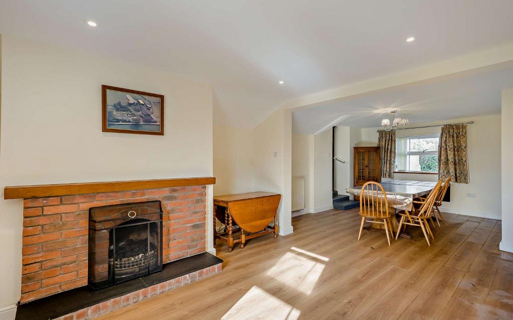 Family & Dining Rm