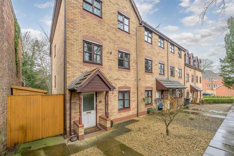 4 bedroom end of terrace house for sale, Stream Road, Wordsley, DY8 5QU