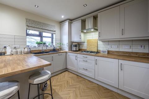 4 bedroom end of terrace house for sale, Stream Road, Wordsley, DY8 5QU