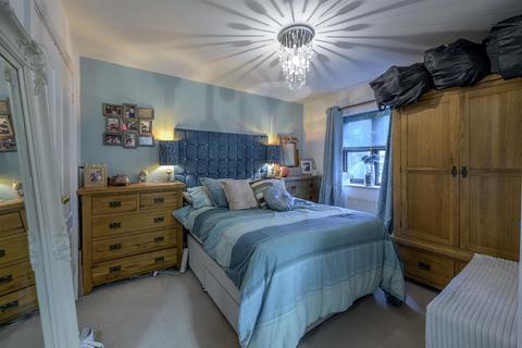 4 bedroom end of terrace house for sale, Stream Road, Wordsley, DY8 5QU