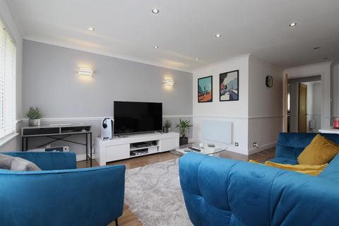 1 bedroom apartment for sale, Maple Gate, Essex IG10