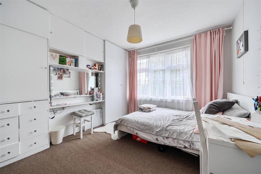 Bedroom 1.jpg