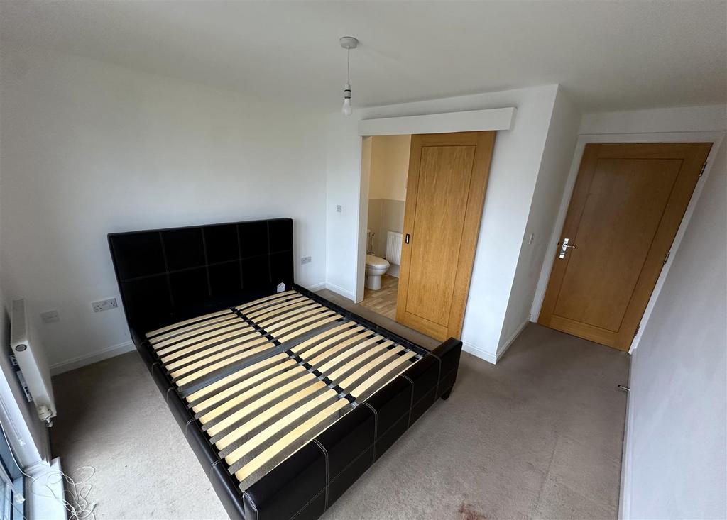 Bed 1.jpeg