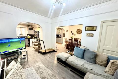 3 bedroom end of terrace house for sale, Heathview Road, Thornton Heath