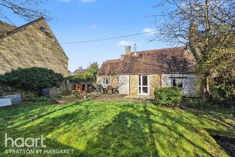 undefined, The Street, Latton
