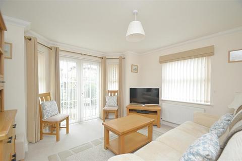 undefined, STUNNING PURPOSE BUILT APARTMENT * SANDOWN