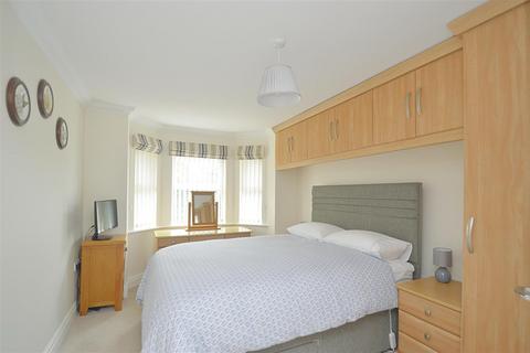 undefined, STUNNING PURPOSE BUILT APARTMENT * SANDOWN