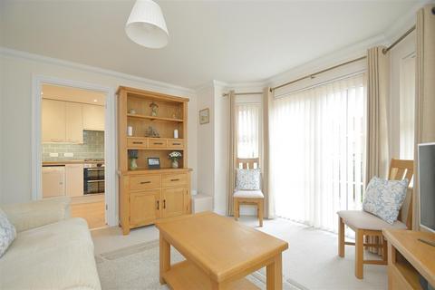 undefined, STUNNING PURPOSE BUILT APARTMENT * SANDOWN