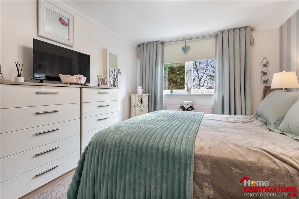 Bedroom One (3)