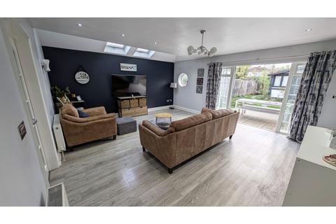 undefined, Kings Road, Aldershot, GU11
